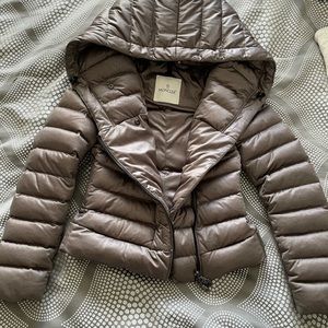 Moncler Women’s Grey Puffer Coat - 0